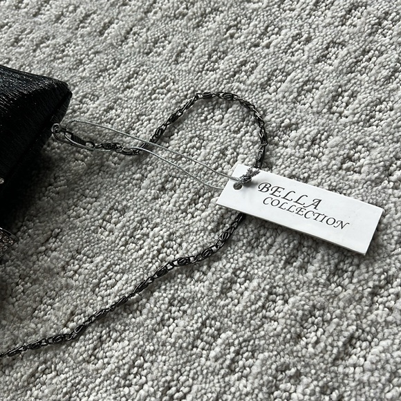 Black clutch purse with chain - Picture 4 of 7